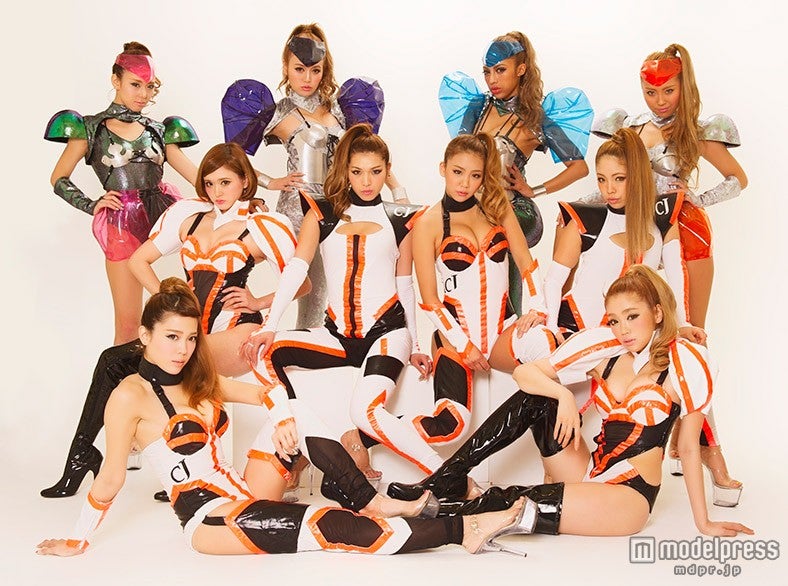 CYBERJAPAN DANCERSも登場