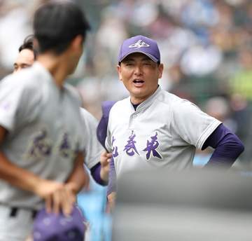 花巻東が横浜・織田対策に汗 投手の位置を2、3m前方に 佐々木監督「ビデオを見れば見るほど、すごいチーム」と警戒
