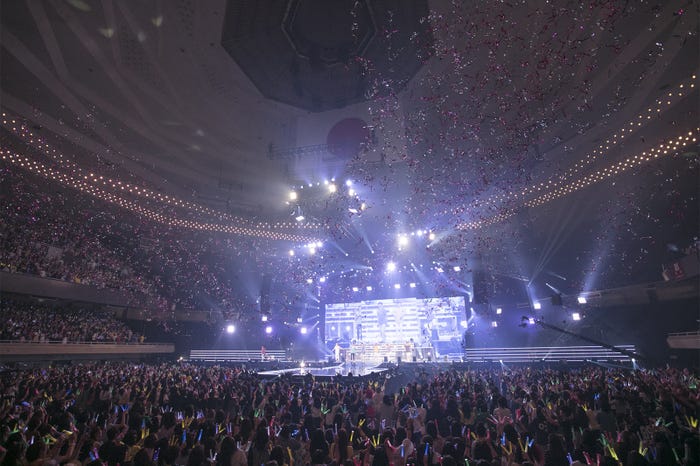 超特急/日本武道館公演より(写真提供:スターダストレコーズ)