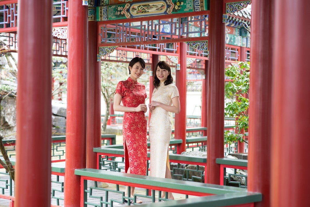 チャイナドレスを着て、庭園内のいろいろなスポットで撮影したい。（提供画像）