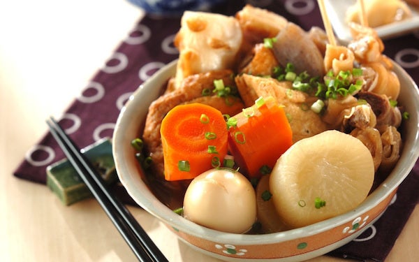 味がしっかりとしみ込んで美味しい！　定番おでん