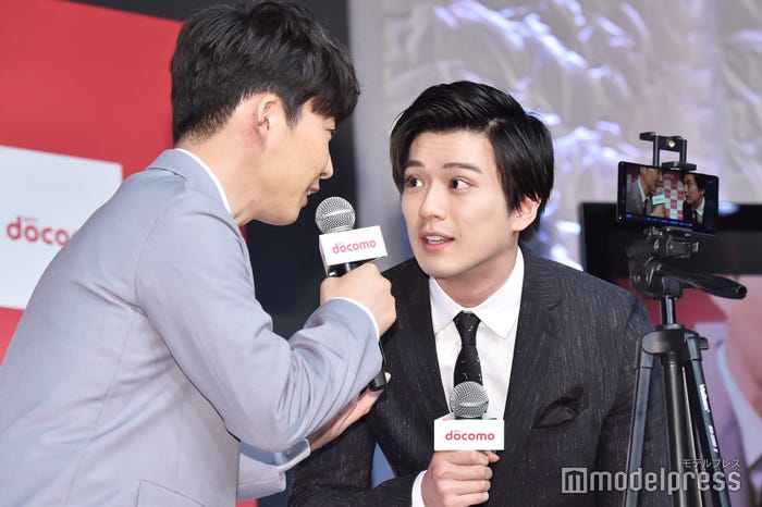 星野源、新田真剣佑 (C)モデルプレス