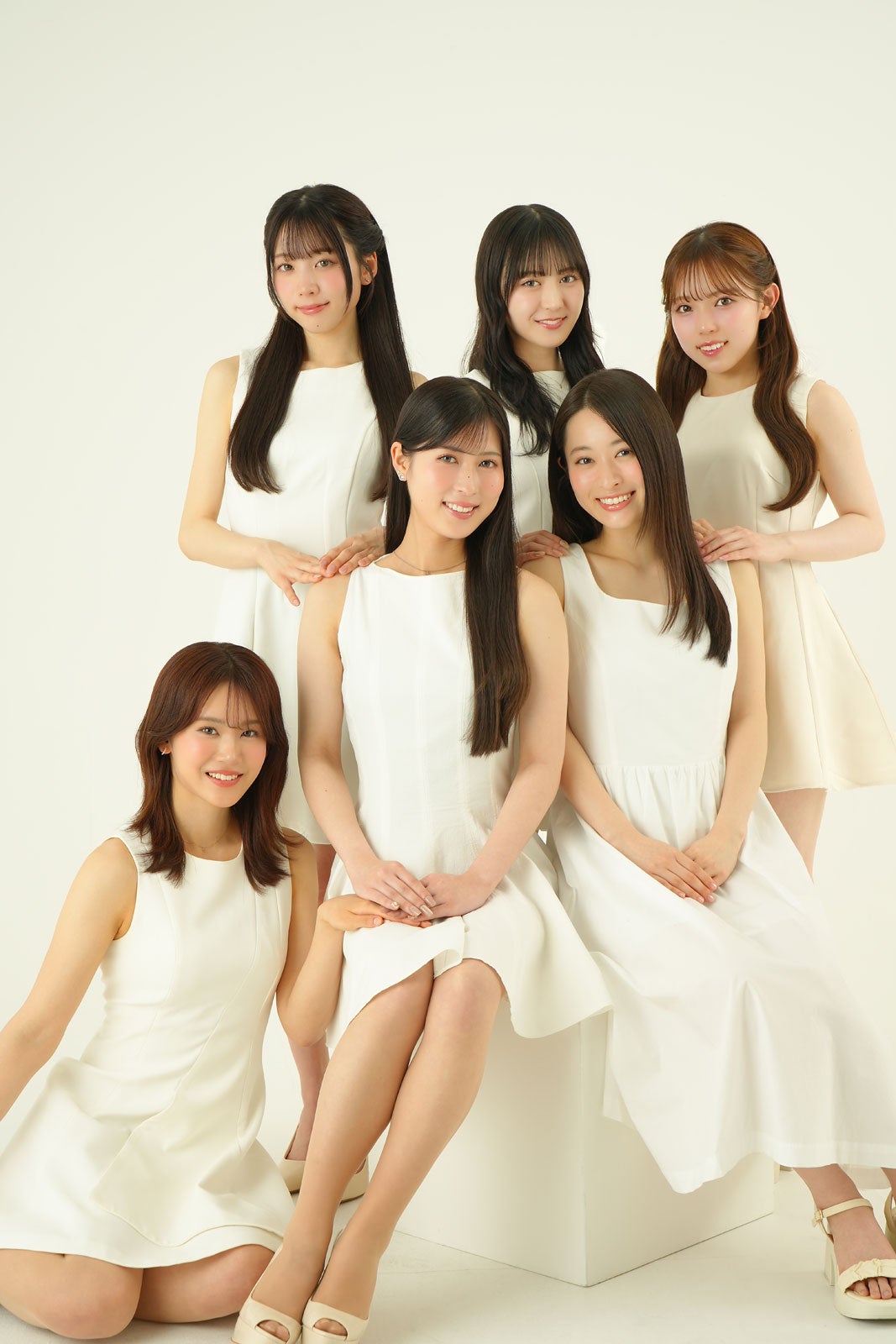 「青山コンテスト2026」ミスファイナリスト／左上から時計回りに：浜野奏、原田莉々華、岩永莉子、長谷川百々花、安江唯、谷口ゆな（提供写真）