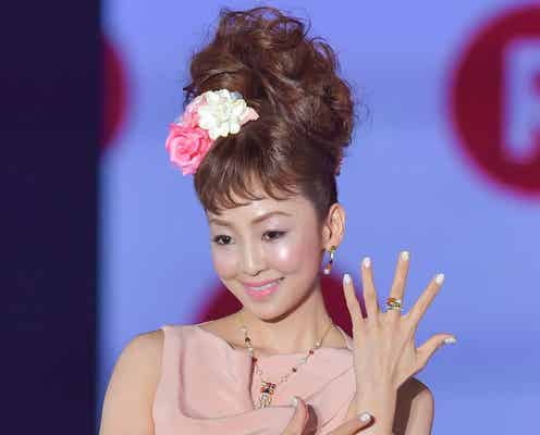神田うの、ほっそり美ボディ際立つ優雅なランウェイ<GirlsAward 2017 S/S>