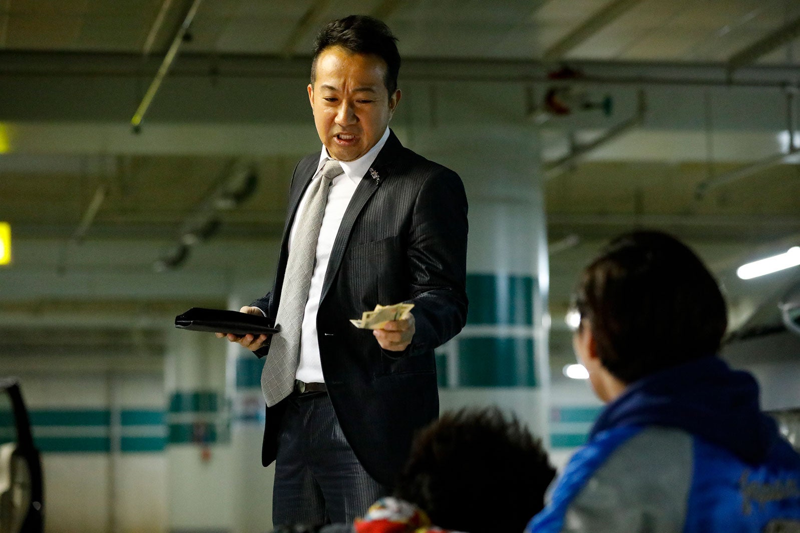 矢野兵動・矢野／ドラマ「ミナミの帝王ZERO」より（画像提供：関西テレビ）