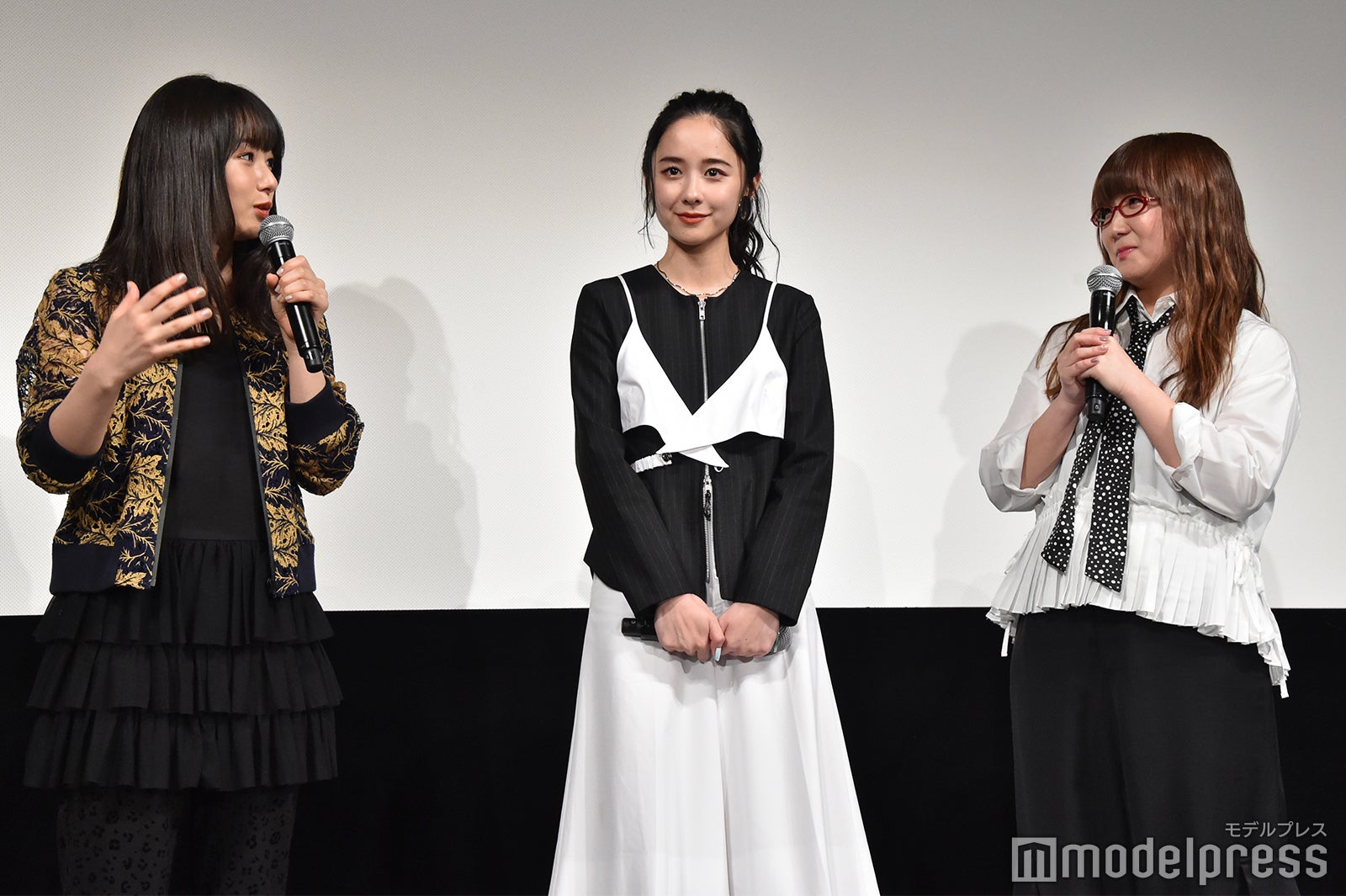 桜井日奈子、堀田真由、奥華子 （C）モデルプレス