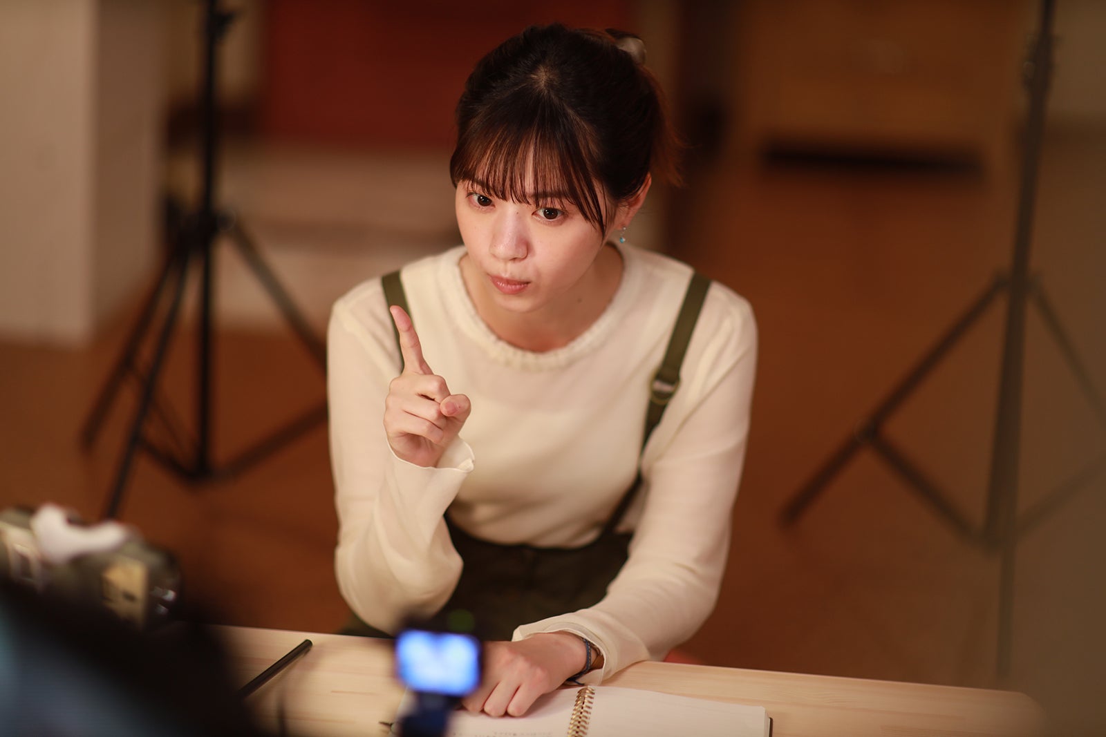 西野七瀬／「言霊荘」第3話より（C）テレビ朝日