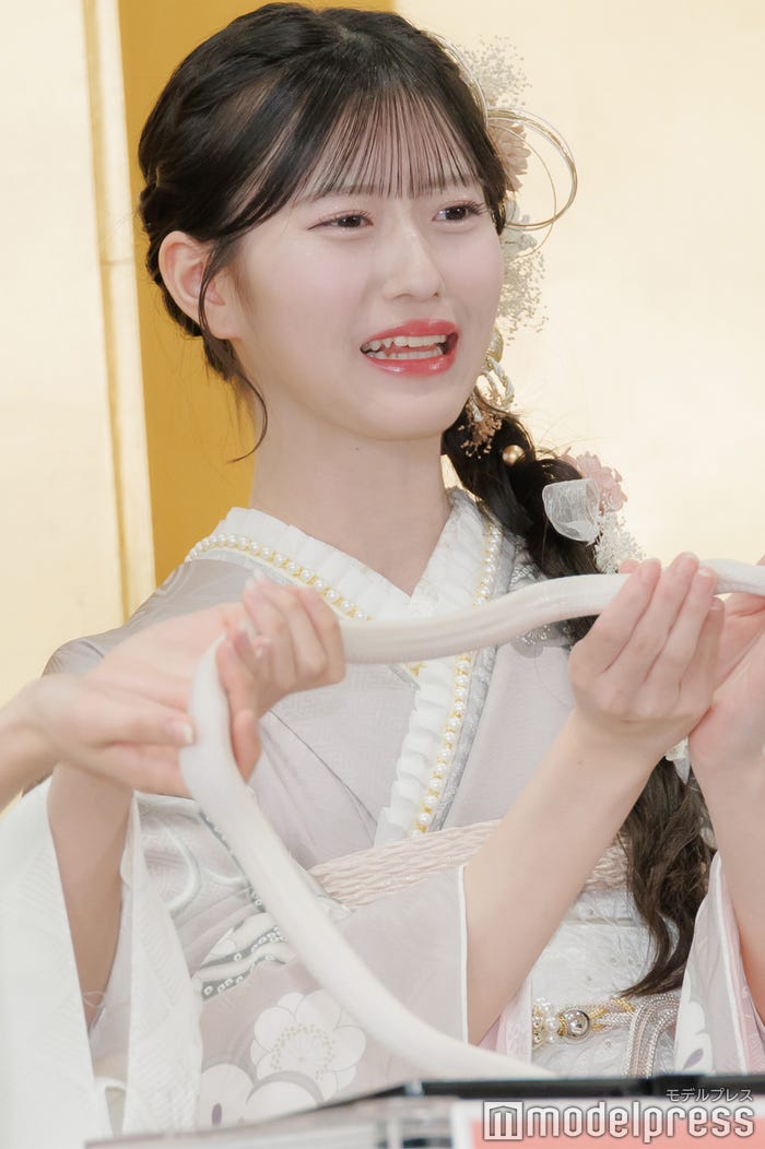 ハクさんに怯える八木愛月(C)モデルプレス