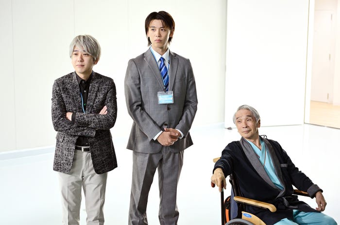 二宮和也、竹内涼真、堺正章「ブラックペアン シーズン2」第7話より(C)TBS