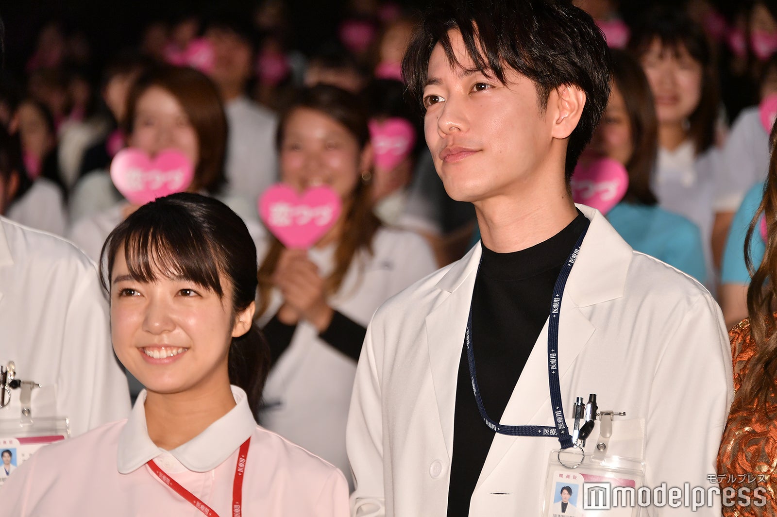 上白石萌音、佐藤健 （C）モデルプレス