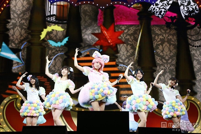 たかみなのきゃりー完コピも！AKB48＆HKT48、ハロウィンに初の合同ライブ＜ライブレポ／セットリスト＞