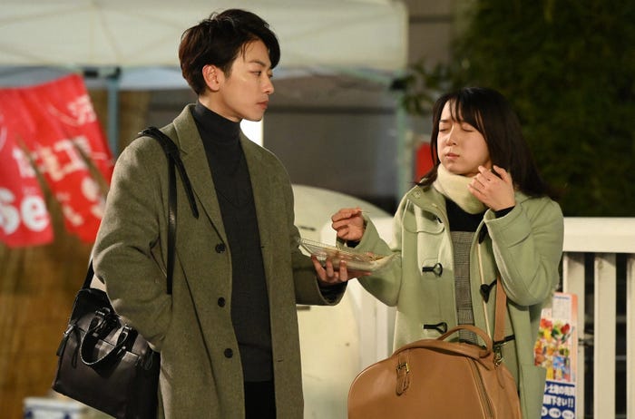 佐藤健、上白石萌音/「恋はつづくよどこまでも」第6話より(C)TBS