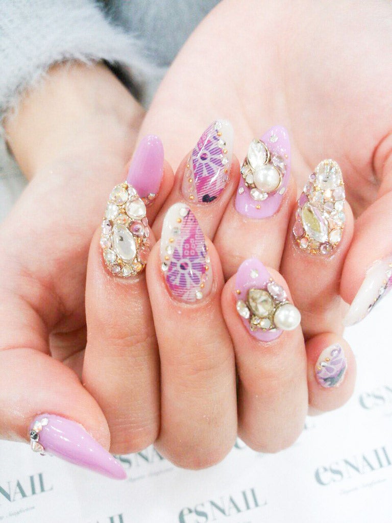 レトロな和柄ネイル／画像提供：esNAIL