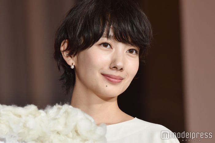 波瑠 嵐 大野智との ベッドシーン で寝ていた 世界一難しい恋 秘話にファン歓喜 モデルプレス 波瑠 嵐 大野智との ベッドシーン で寝ていた 世界一難しい恋 秘話にファン歓喜 モデルプレス