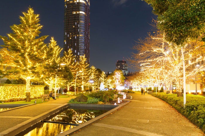 東京ミッドタウンのクリスマス Midtown Winter Moments 黄金イルミ スケートリンク営業 女子旅プレス