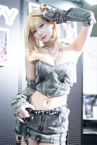 総フォロワー数100万人超、元看護師コスプレイヤーが"看護師時代"の写真公開「美人すぎ」