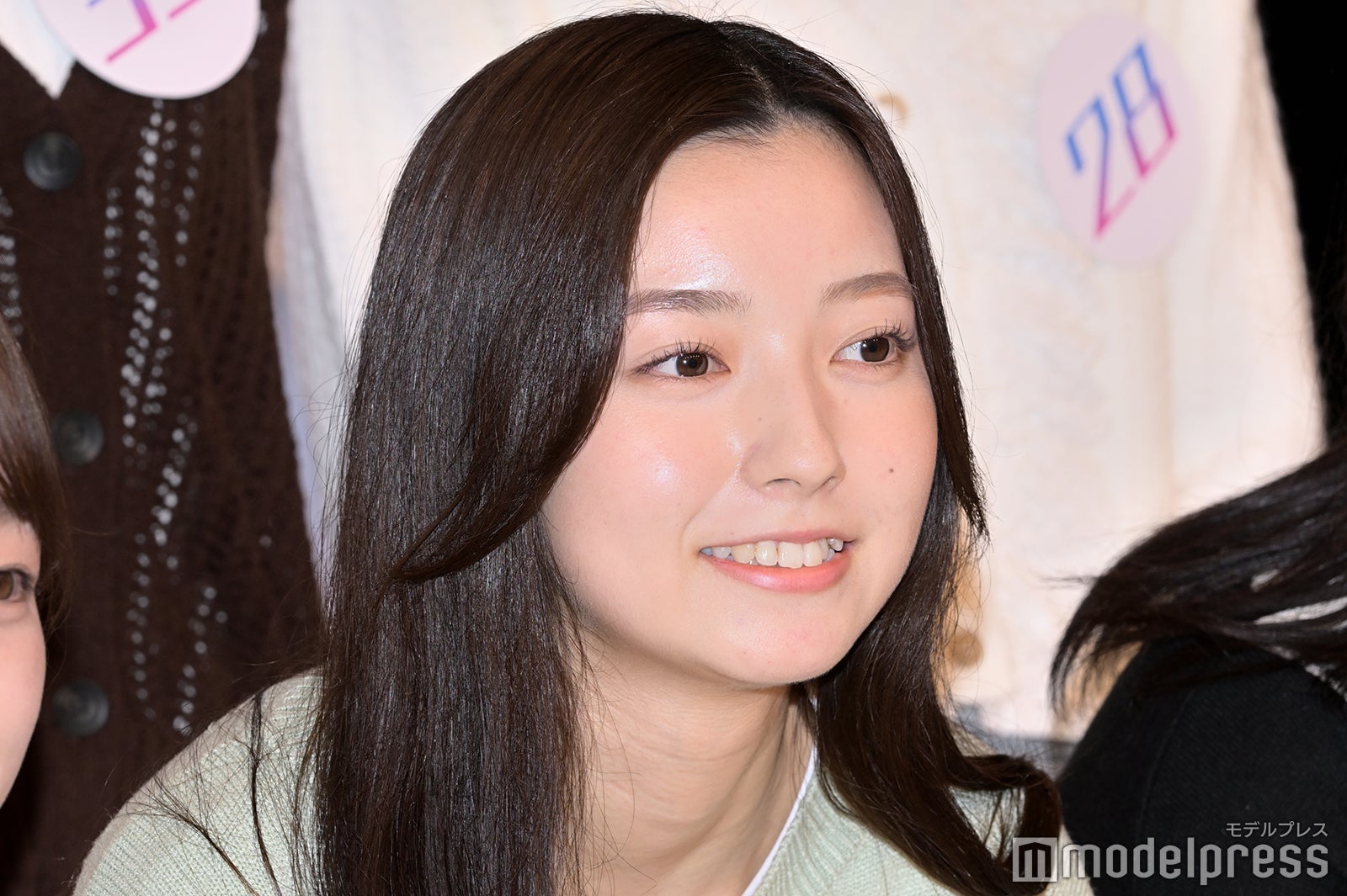 間鍋春希 （C）モデルプレス