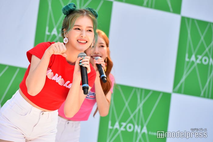 猫の手ダンスがキュート なナンシー(C)モデルプレス