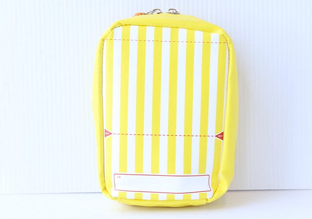 ムック本　ムック　付録　人気　おすすめ　オススメ　宝島社　宝島　レビュー　便利　優秀　当たり　最高　2023　ファミリーマート　ファミマ　ファミチキ　ポーチ　ケース