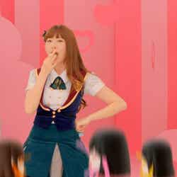 小嶋陽菜/新CM「謎の新メンバー」篇