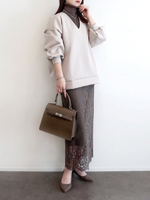 2025冬大人女性おすすめタートルネックレイヤードコーデ