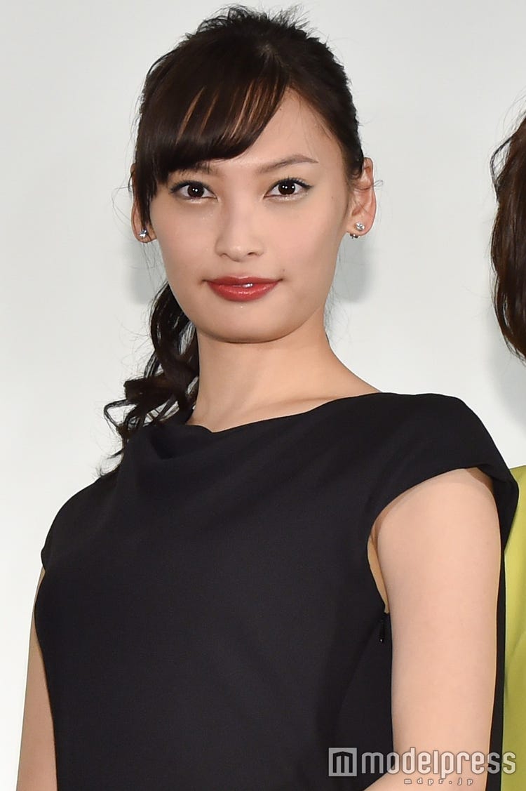 大政絢 画像3/5) 大政絢＆本田翼の“キス顔”にドキッ「惚れました」「可愛すぎる」の声 - モデルプレス