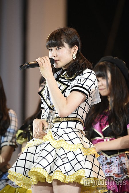 「ネクストガールズ」のセンターを務める穴井千尋（C）AKS