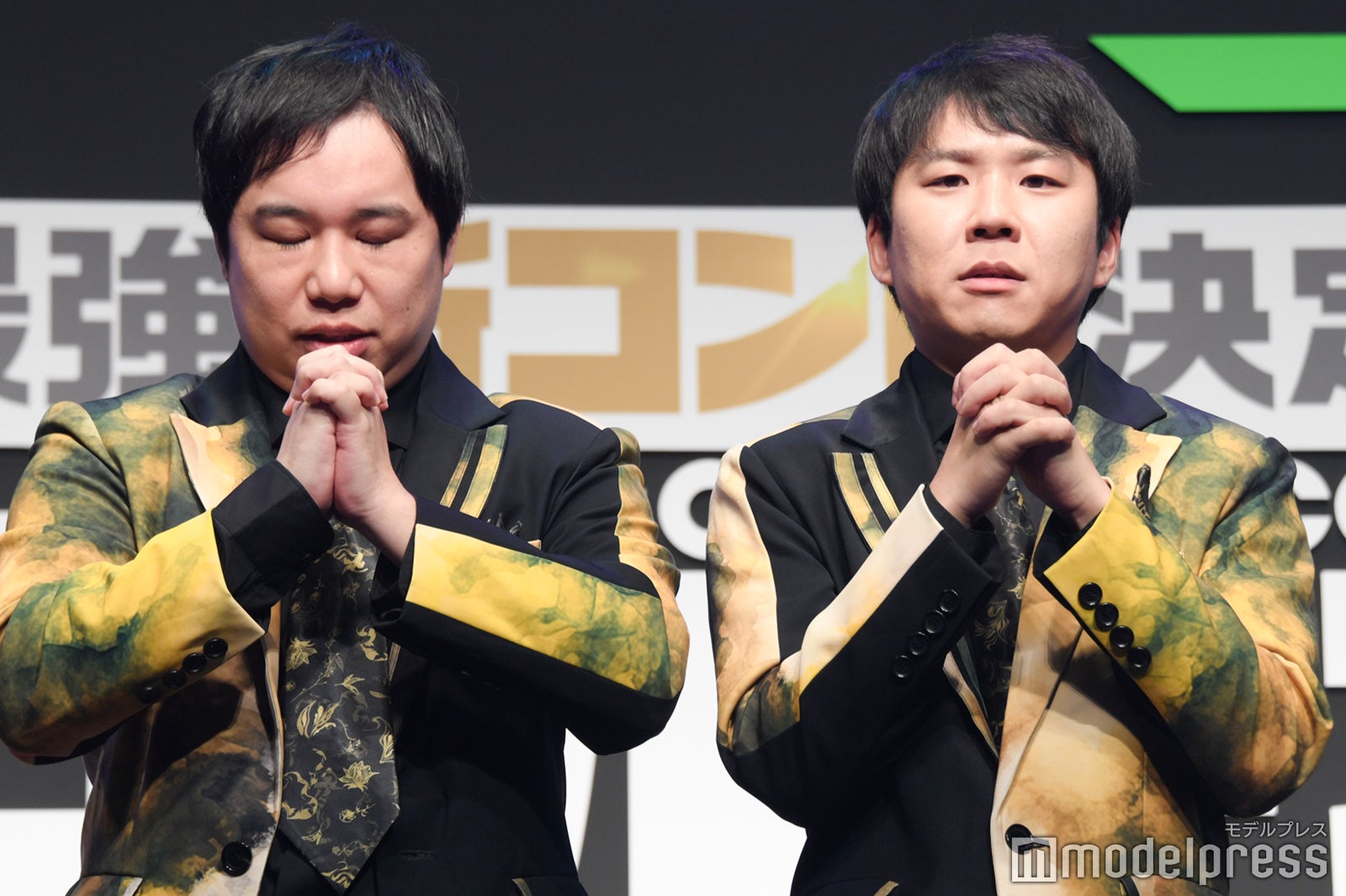 祈るせいや、秋山寛貴（C）モデルプレス