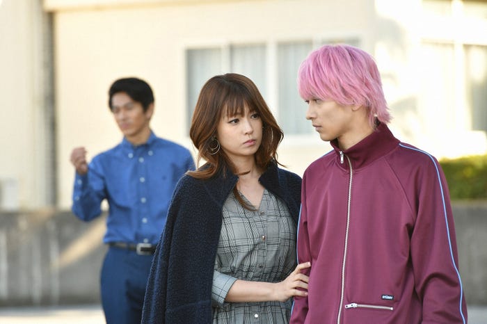 永山絢斗、深田恭子、横浜流星/「初めて恋をした日に読む話」第4話より(C)TBS