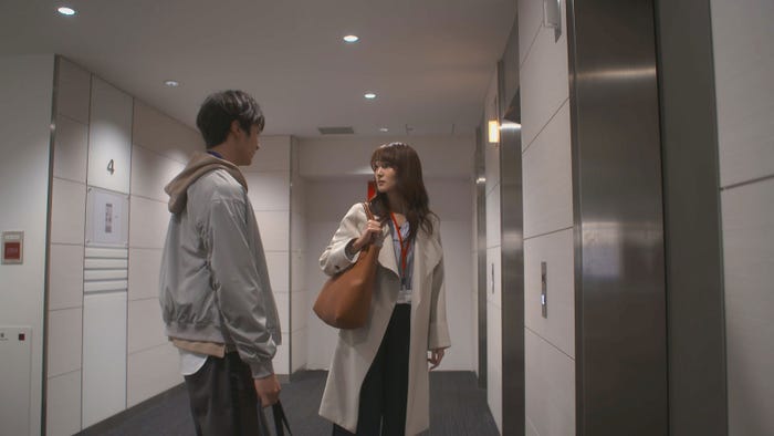 小関裕太、高梨臨/ドラマ『恋がヘタでも生きてます』第7話より(C)読売テレビ