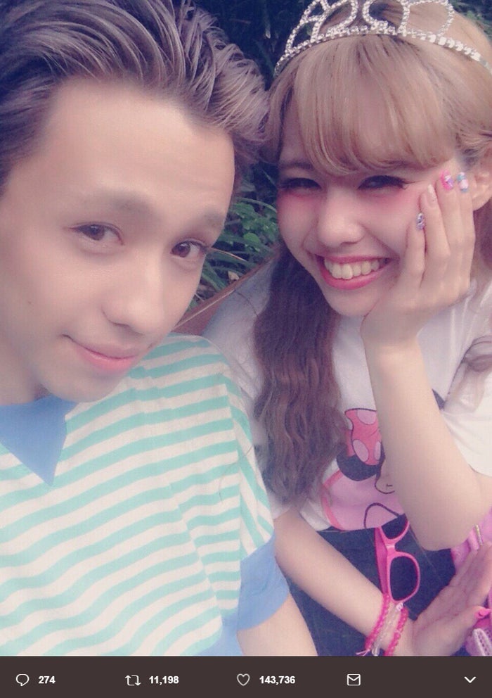 ぺこ りゅうちぇる 付き合った日 初お泊まり 思い出ショット公開で 初々しくてかわいい 昔からラブラブ の声 モデルプレス