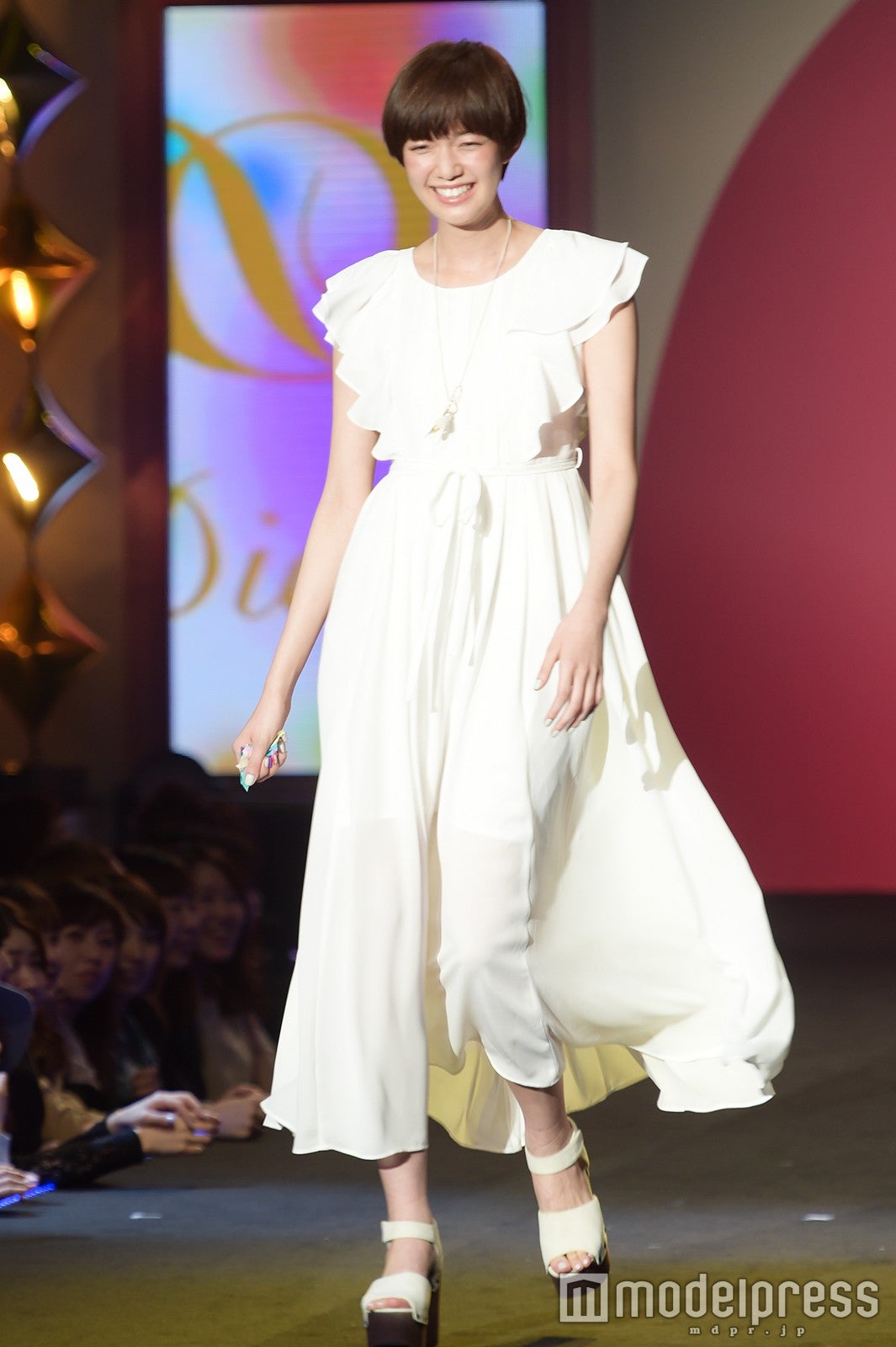 佐藤栞里（C）モデルプレス