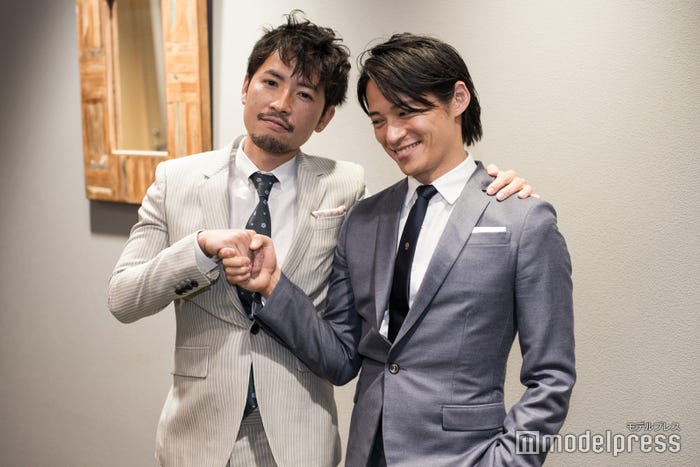 (左から)小柳津林太郎、久保裕丈 (C)モデルプレス