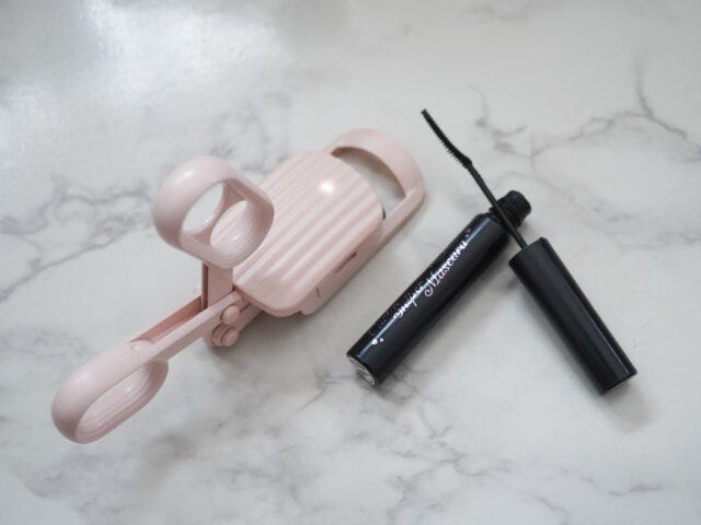 SHOBIDO「はさんであがるヒートカーラー」 キャンメイク「カールスナイパーマスカラ」01 SHOBIDO「はさんであがるヒートカーラー」 キャンメイク「カールスナイパーマスカラ」01