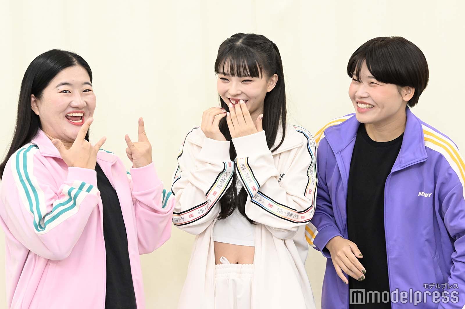 （左から）よしこ、川口ゆりな、まひる（C）モデルプレス