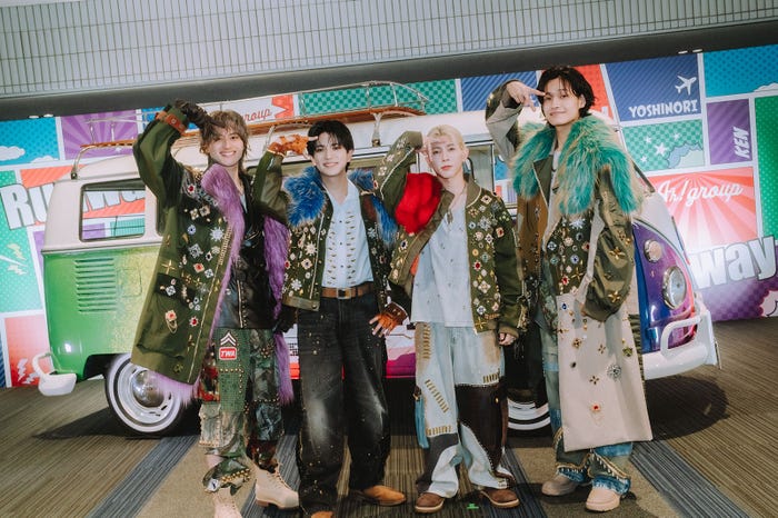 Aぇ! group(左から)小島健、正門良規、末澤誠也、佐野晶哉/撮影:Kosuke Ito(提供写真)