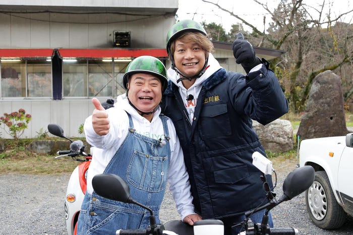 出川哲朗&香取慎吾(C)テレビ東京
