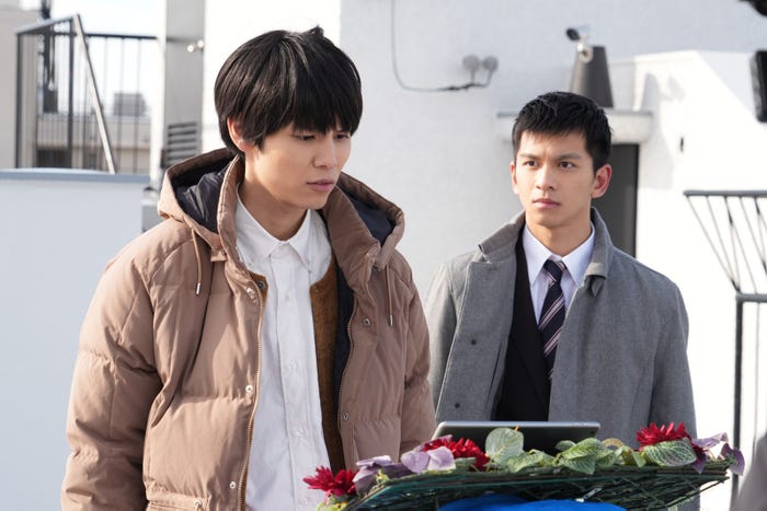 萩原利久、田中偉登「めぐる未来」第8話より(C)読売テレビ