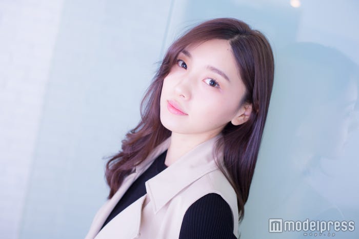 静まなみ(C)モデルプレス