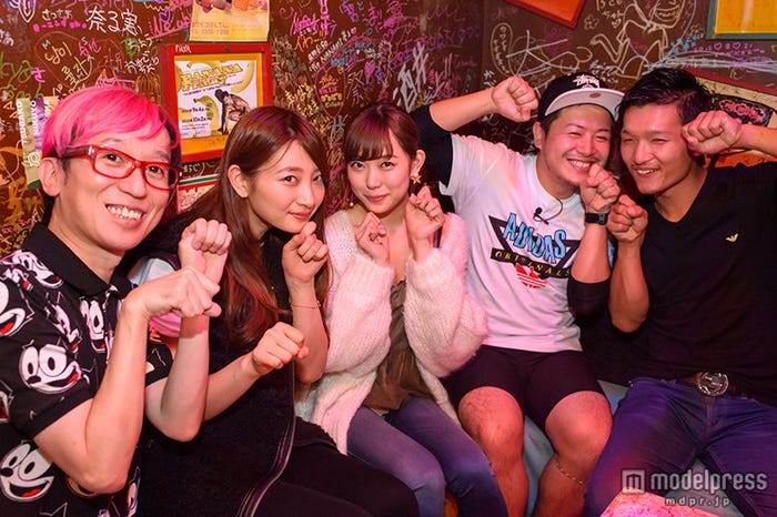 (左から)ビーコママ、岸野里香、渡辺美優紀、一輝くん、はじめちゃん