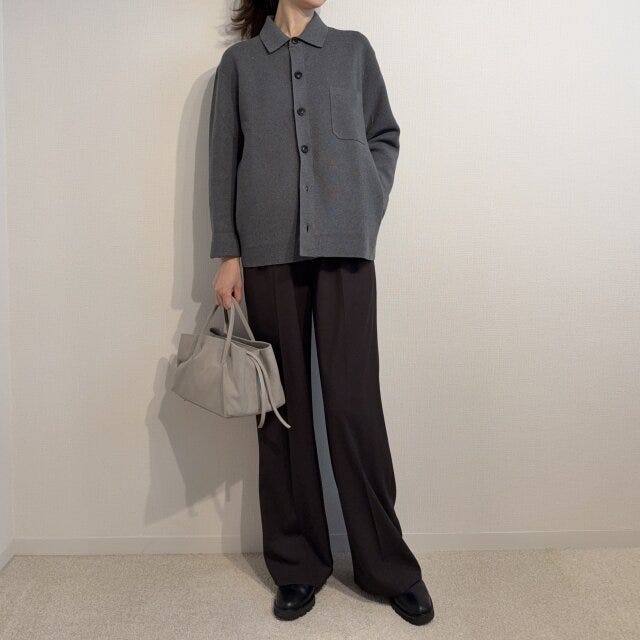 ユニクロミラノリブシャツカーディガン ユニクロミラノリブシャツカーディガンのマニッシュコーデ