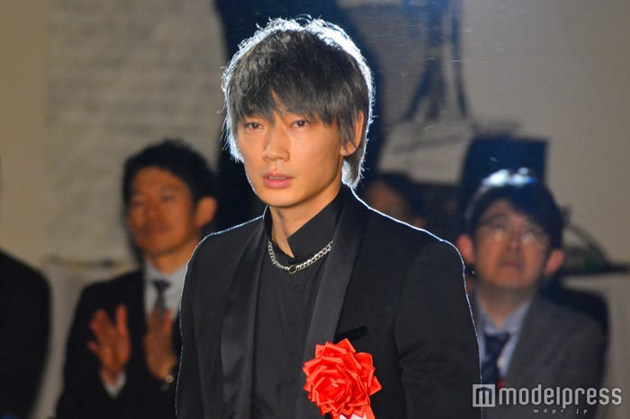 綾野剛 (C)モデルプレス