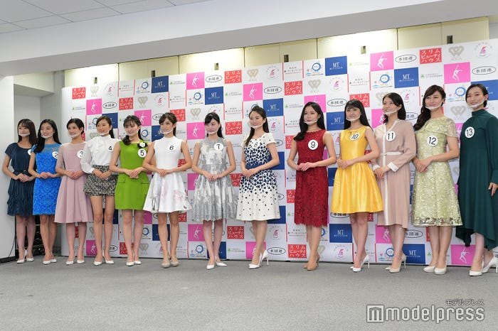 (左から)吉田さくらさん、森内麻理衣さん、相馬あすかさん、松井朝海さん、加藤早和子さん、嶺百花さん、日達舞さん、川内美月さん、原田佳代子さん、飯村さやかさん、小林優希さん、林彩佳さん、高垣七瀬さん/「ミス日本2021」ファイナリスト13人 (C)モデルプレス