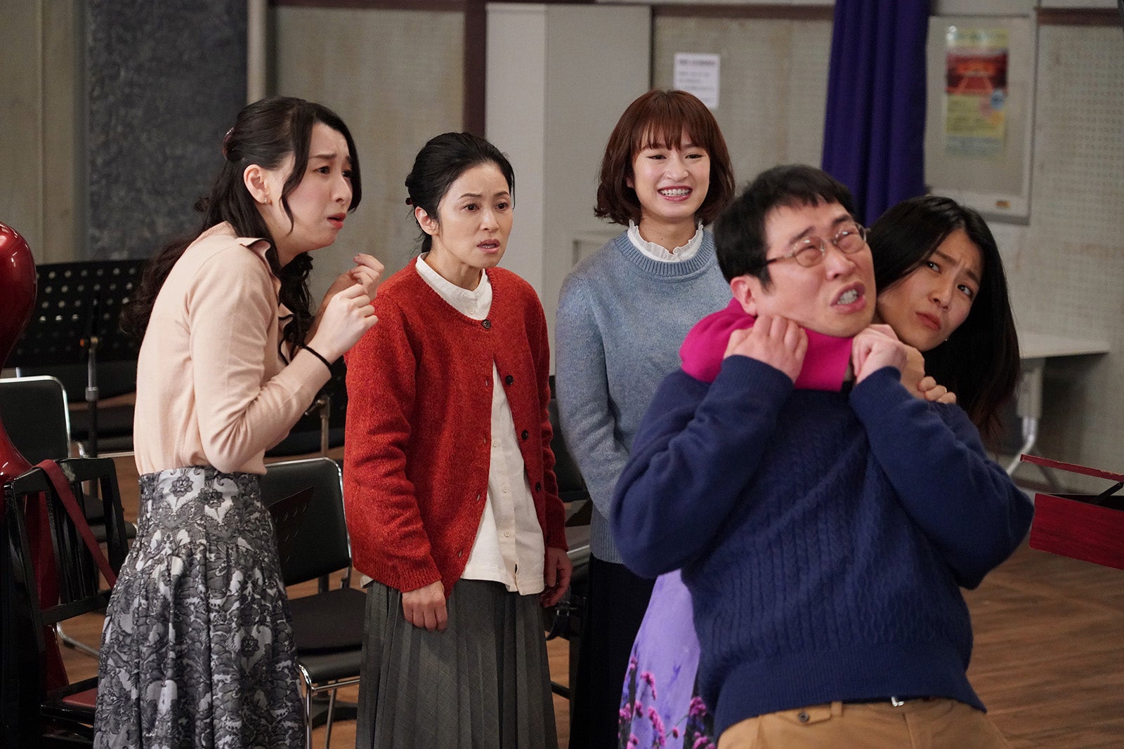 （左から）行平あい佳、濱田マリ、門脇麦、瀧内公美、前野朋哉／「リバーサルオーケストラ」第8話より（C）日本テレビ