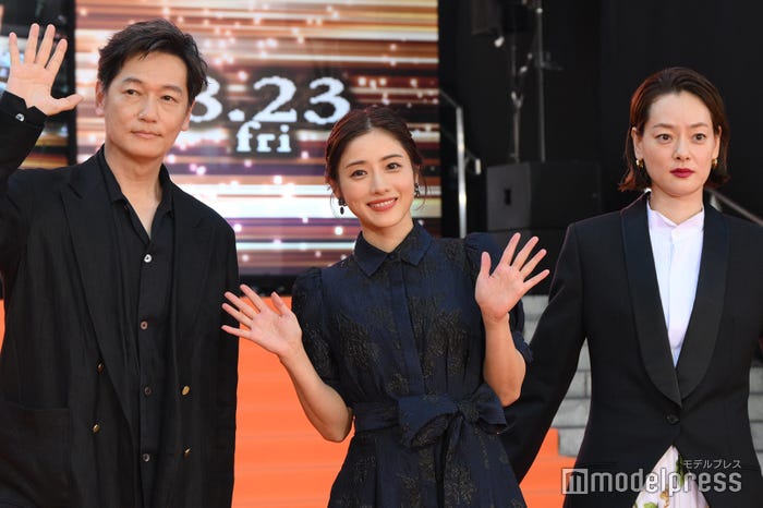 「アンナチュラル」井浦新、石原さとみ、市川実日子(C)モデルプレス