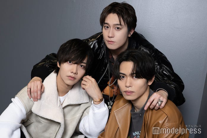 (上)椿泰我(左から)松井奏、影山拓也(C)モデルプレス