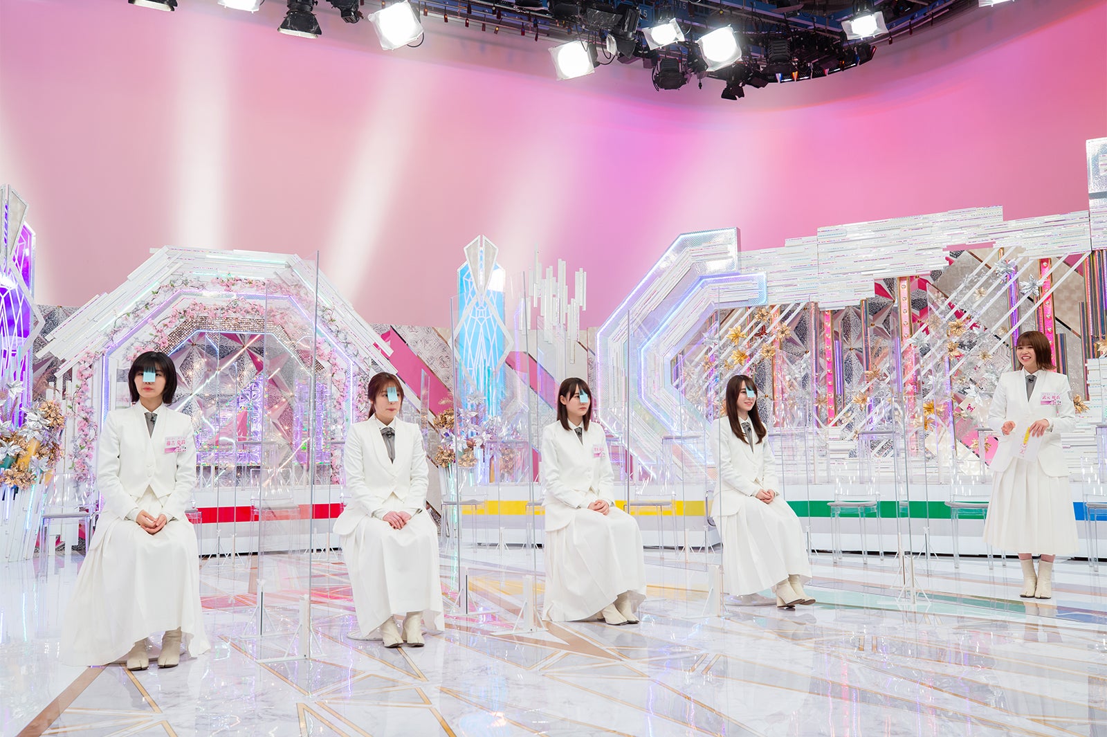 藤吉夏鈴、齋藤冬優花、増本綺良、守屋麗奈、小林由依（提供写真）