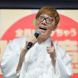 HIKAKIN、“超巨大ケーキタワー作り”動画に反響「夢が沢山詰まってる」「ボリューム満点」
