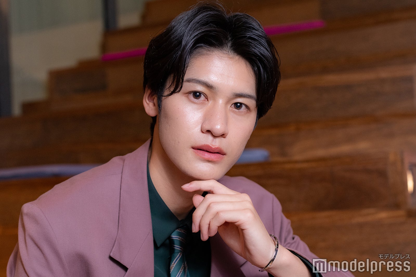 モデルプレスのインタビューに応じた高尾昇吾さん（C）モデルプレス