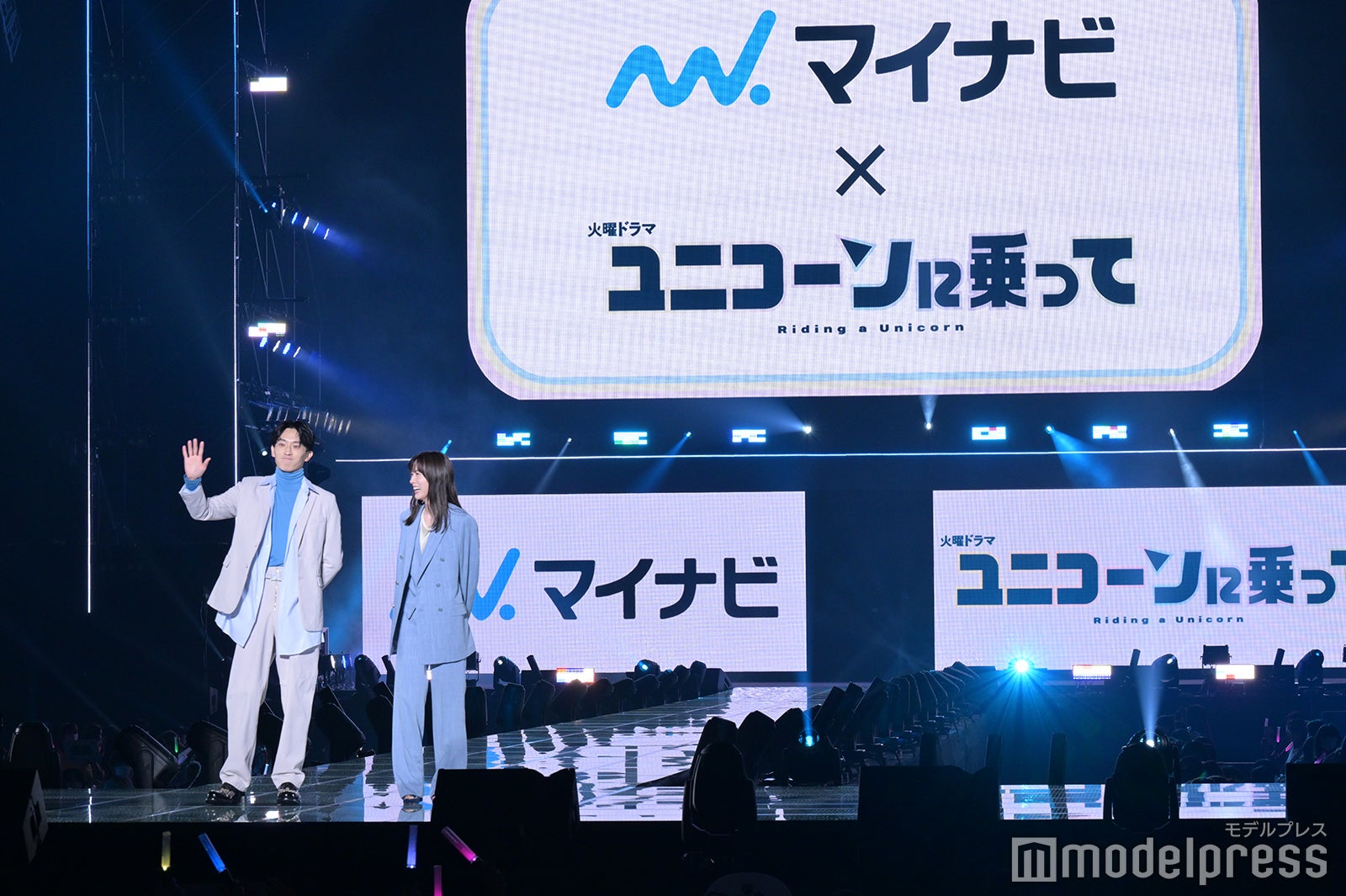 「ユニコーンに乗って」コラボステージの様子（C）モデルプレス